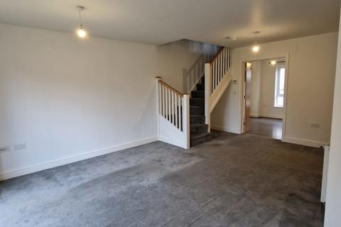 3 bedroom semi-detached house to rent, Battle Abbey Way, Exeter