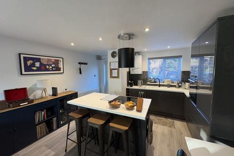 undefined, Broadfields, Oxford