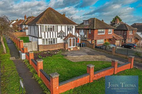 4 bedroom property for sale, Manor Road, Chigwell IG7