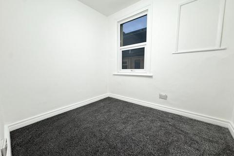 undefined, South Croydon CR2