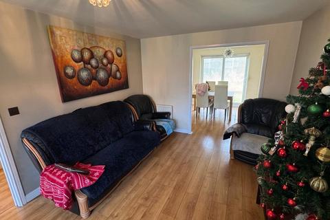 4 bedroom semi-detached house for sale, Saddlecote Close, Manchester