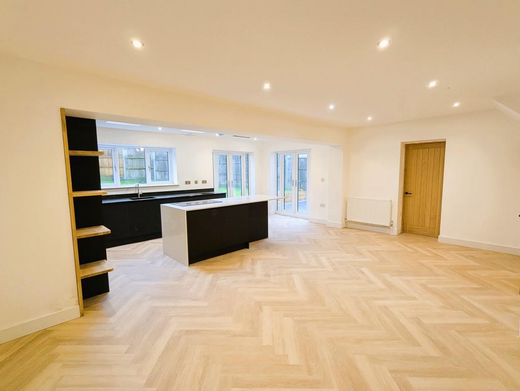 Pxl 20251112 101002307