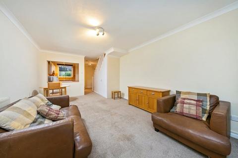 2 bedroom flat to rent, Clarendon Court, Kew Gardens Road, Kew, Richmond, Surrey TW9