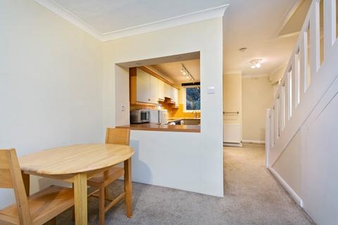 2 bedroom flat to rent, Clarendon Court, Kew Gardens Road, Kew, Richmond, Surrey TW9