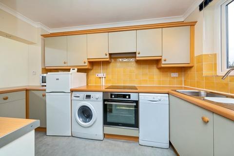 2 bedroom flat to rent, Clarendon Court, Kew Gardens Road, Kew, Richmond, Surrey TW9