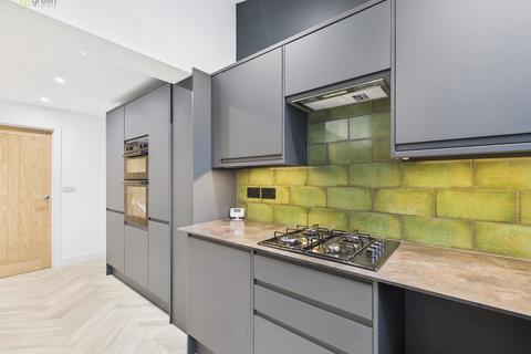 3 bedroom semi-detached house for sale, Lechlade Road, Birmingham B43