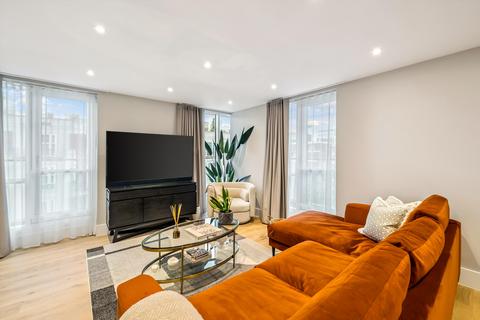 3 bedroom flat to rent, Baker Street, London, NW1