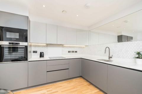 2 bedroom flat to rent, York Road, London SW11