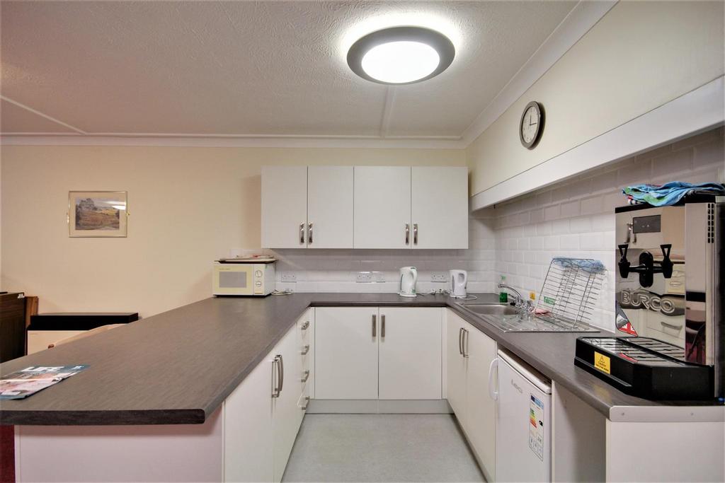 Ap QUU43zt E6lh Gvz3 L1 Ubg.jpg