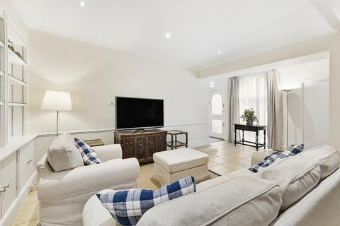 undefined, Kinnerton Yard, Knightsbridge, London