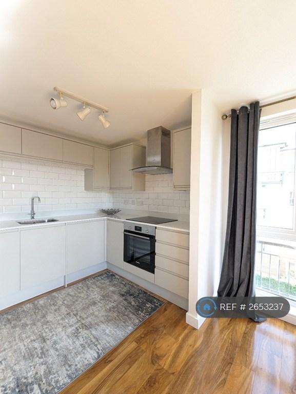 Kitchen (Open Plan With Living Room)
