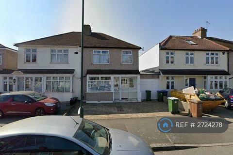 undefined, Holmesdale Road, Bexleyheath, DA7