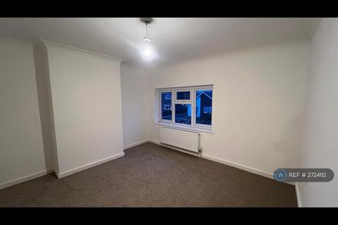 3 bedroom semi-detached house to rent, Phillips Field Road, Great Cornard, Sudbury, CO10