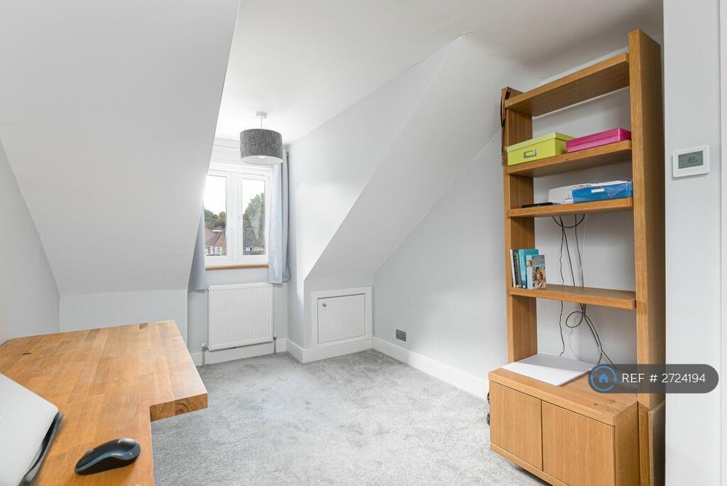 Small Double (Will Have Bed)