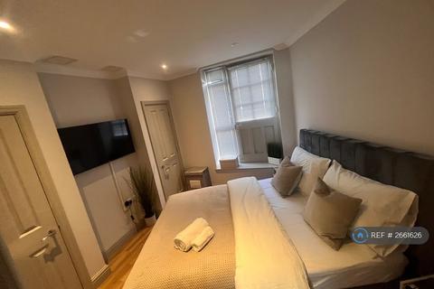 undefined, London Street, Reading, RG1