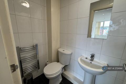 Studio to rent, Cleveland Street, Doncaster, DN1