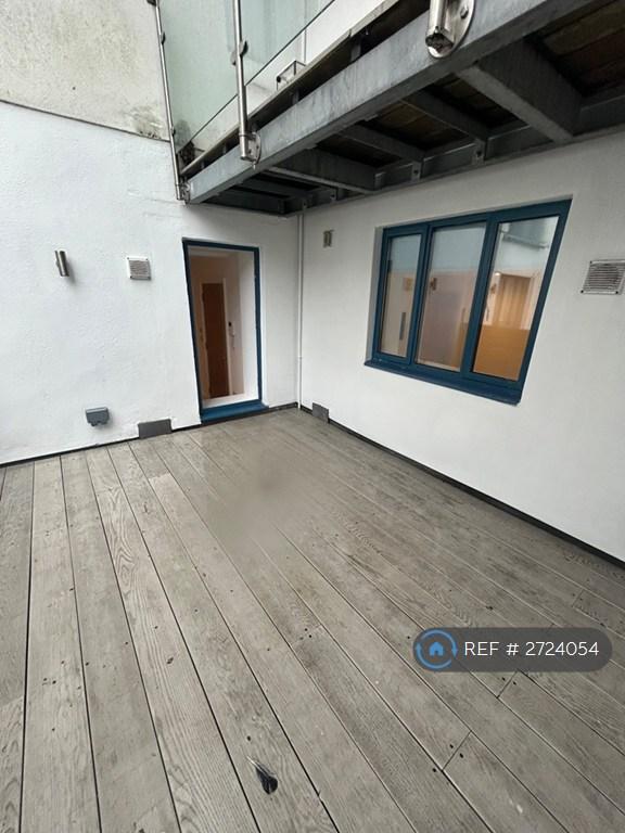 Private Courtyard
