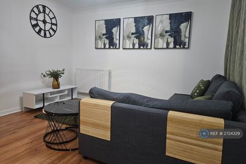 2 bedroom flat to rent, West Lodge, London, E16