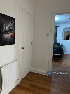 2 bedroom flat to rent, West Lodge, London, E16
