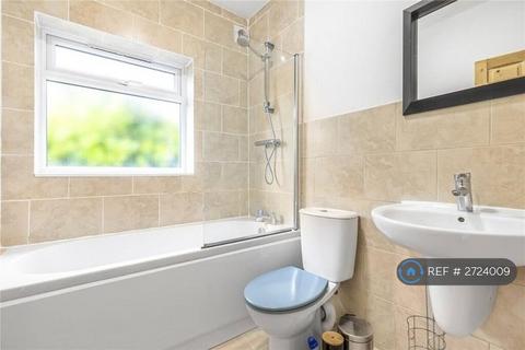 2 bedroom detached house to rent, Hartfield Road, London, SW19