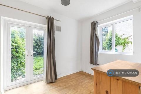 2 bedroom detached house to rent, Hartfield Road, London, SW19