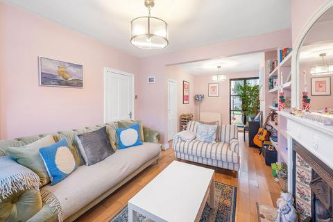 undefined, Garratt Lane, London SW17