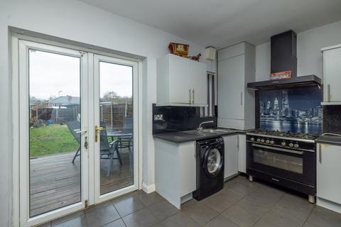4 bedroom end of terrace house for sale, King Georges Road, Doncaster, DN11