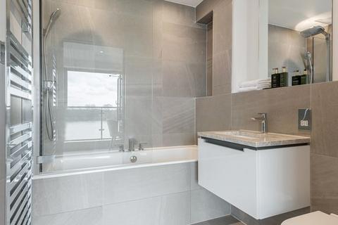 3 bedroom flat to rent, London W6