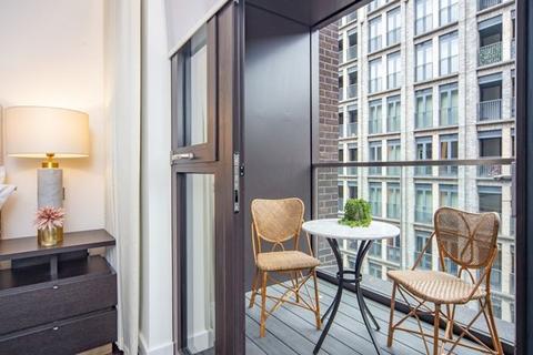2 bedroom flat to rent, London SW11