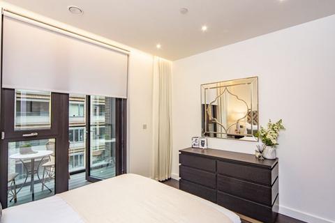 2 bedroom flat to rent, London SW11