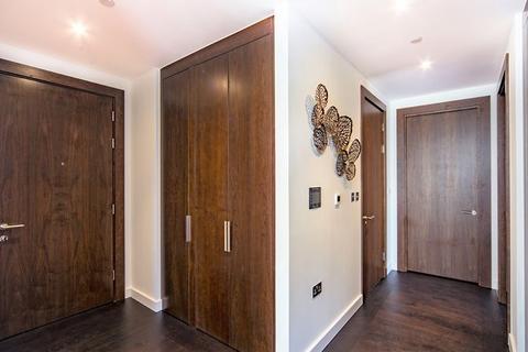 2 bedroom flat to rent, London SW11