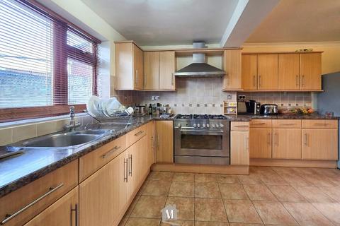 undefined, Mirador Crescent, Upton Lea, Slough, SL2 5JZ