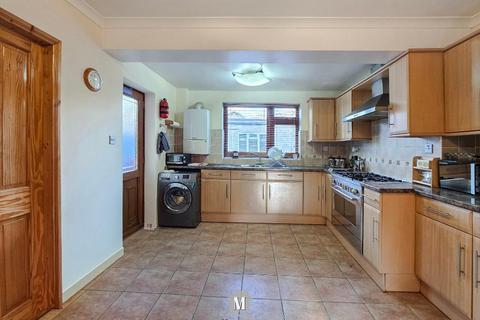 undefined, Mirador Crescent, Upton Lea, Slough, SL2 5JZ