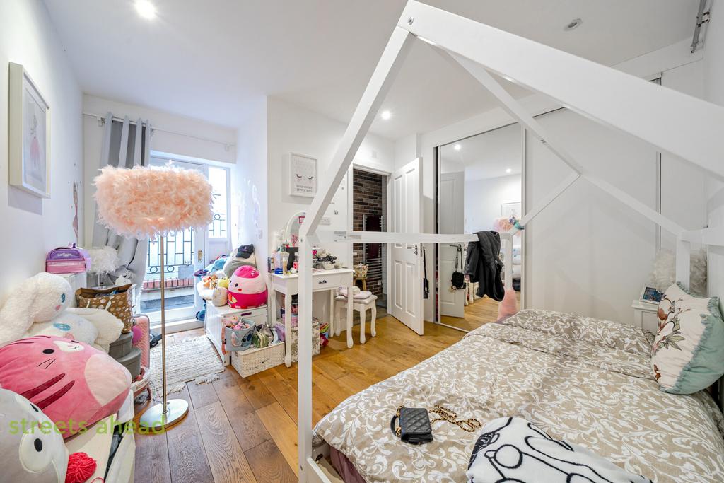 37b3e28f-5a92-4b5...