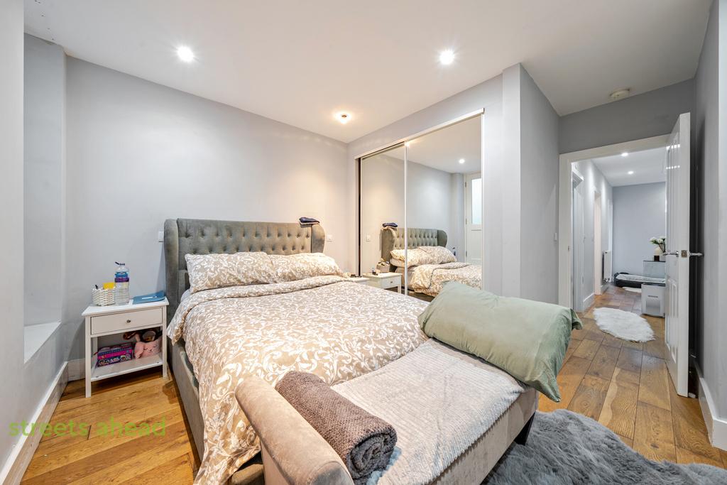 70407978-b607-43f...