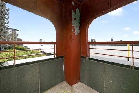 2 bedroom apartment to rent, Hutchings Street, London, E14