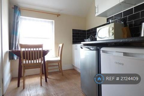 1 bedroom flat to rent, Lansdowne Crescent, Bournemouth, BH1