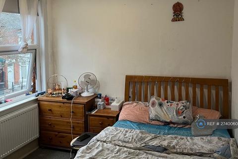 1 bedroom in a house share to rent, Fosse Road South, Leicester, LE3