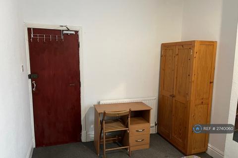 1 bedroom in a house share to rent, Fosse Road South, Leicester, LE3