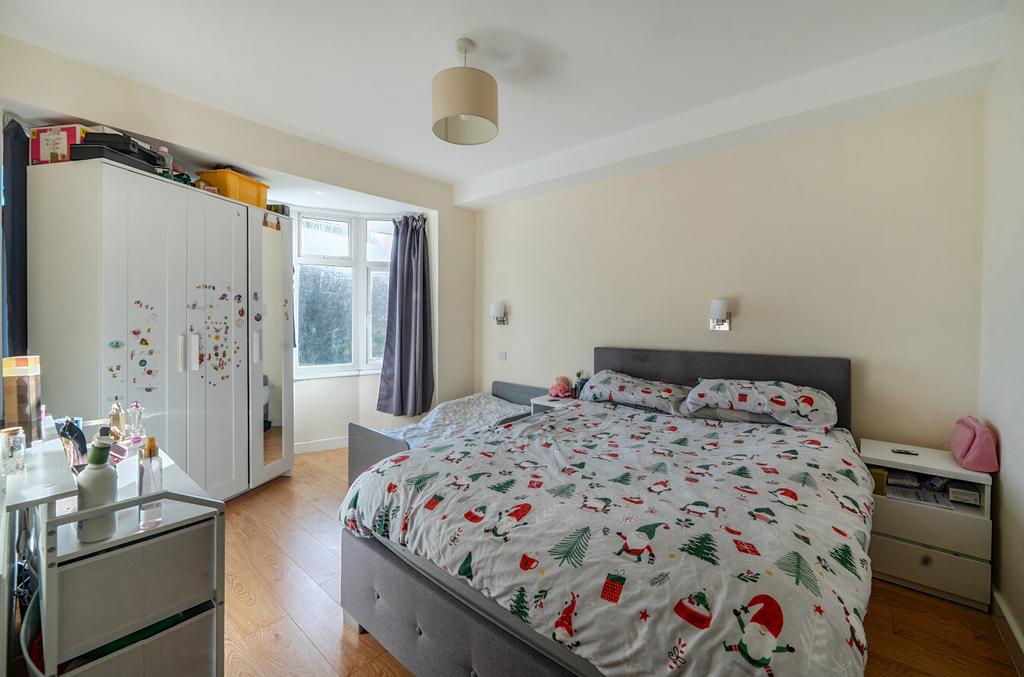 1387287 34 693975...