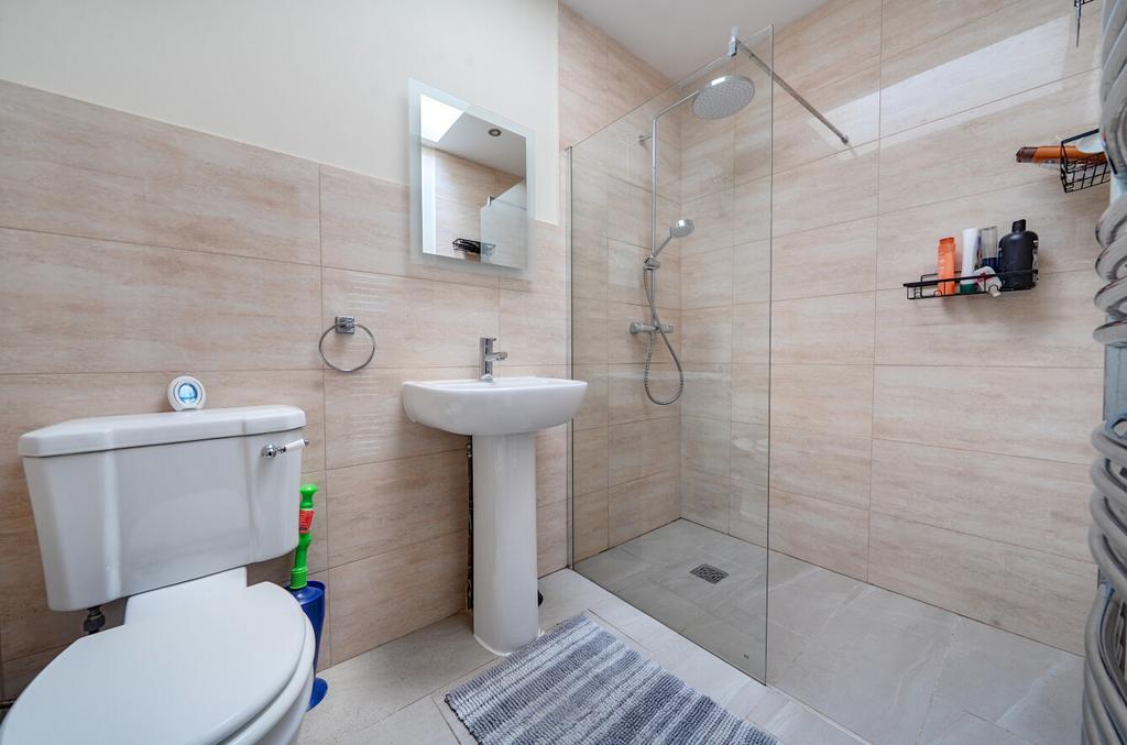 1387287 18 693973...