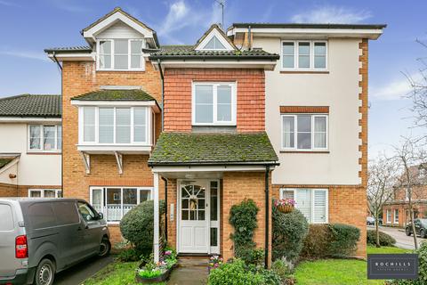 undefined, Sullivans Reach, WALTON-ON-THAMES, Surrey, KT12