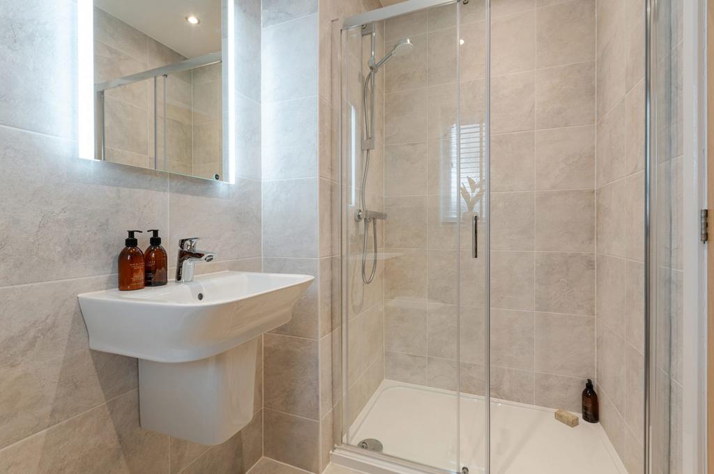 Hallam Evergreen Parade En Suite