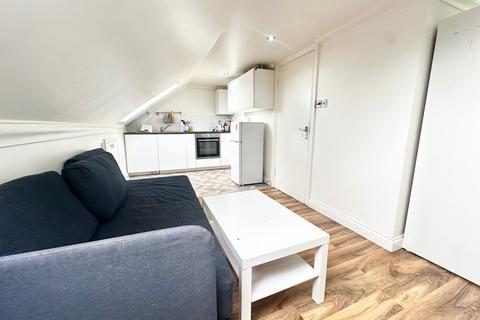 undefined, London N17