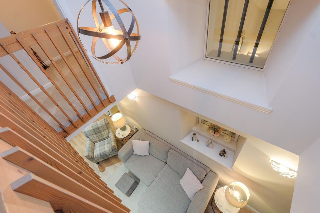 Uppoer hall looking down on the lounge