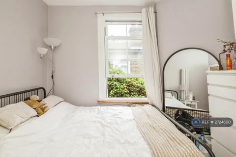 3 bedroom maisonette to rent, Dornton Road, London, SW12