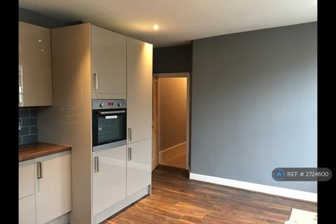 3 bedroom maisonette to rent, Dornton Road, London, SW12
