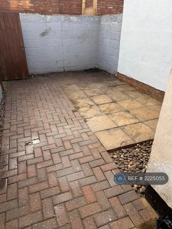 Courtyard Style Garden