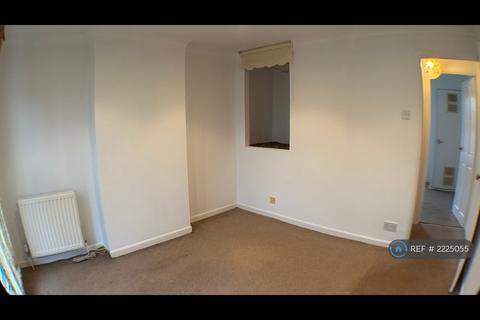 2 bedroom terraced house to rent, Cromwell Road, Colchester, CO2
