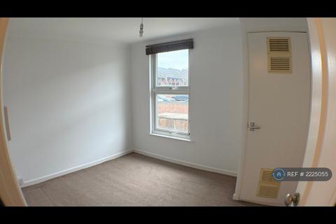 2 bedroom terraced house to rent, Cromwell Road, Colchester, CO2